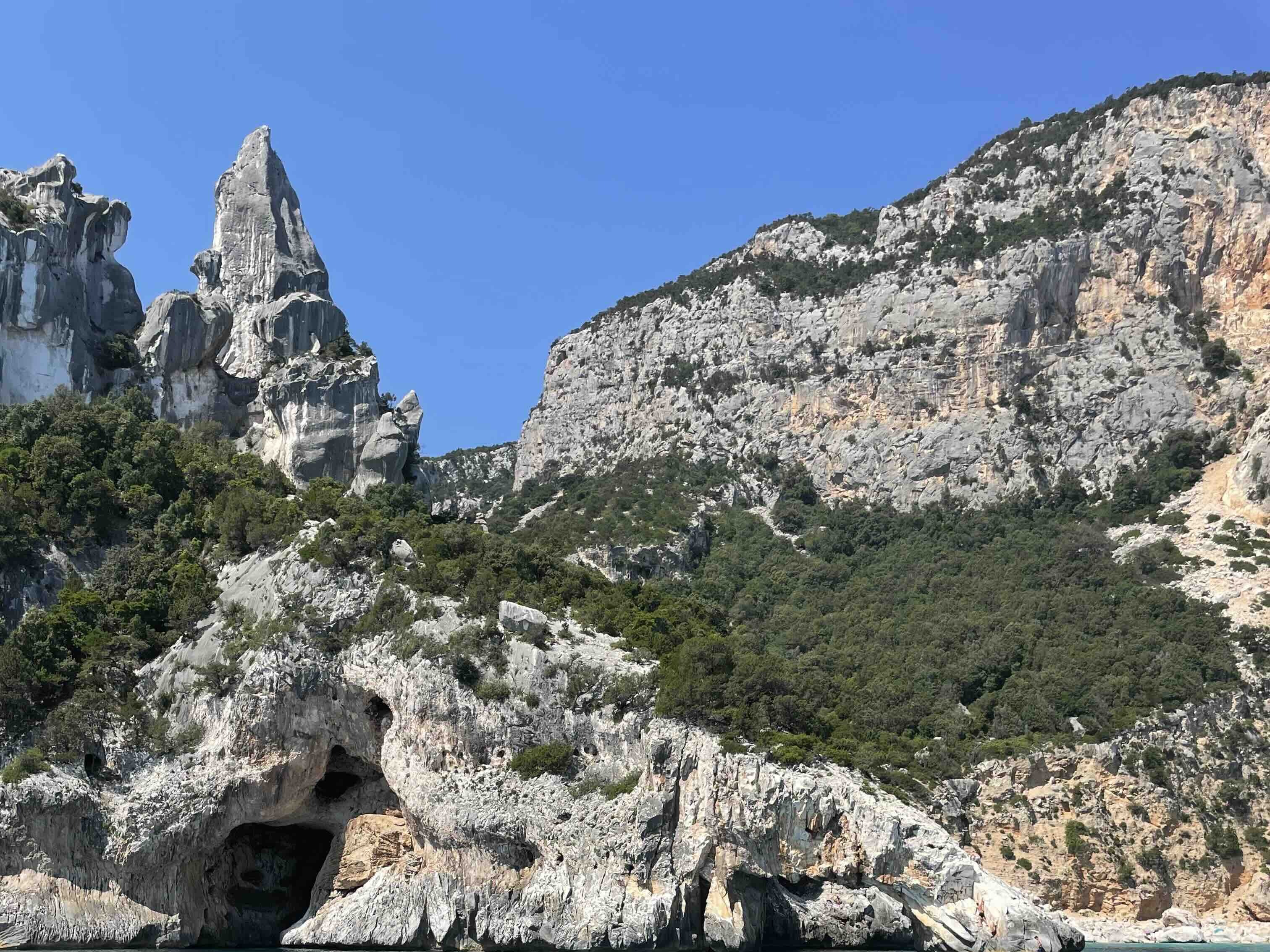 Da Cala Gonone: Trekking alla Guglia di Goloritzè – Escursione nel Golfo di Orosei — photo 2