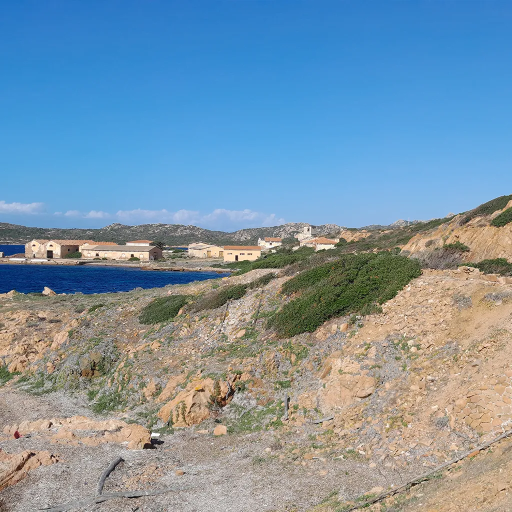 Da La Maddalena: Tour in e-bike a Caprera – Escursione guidata giornata intera — photo 3