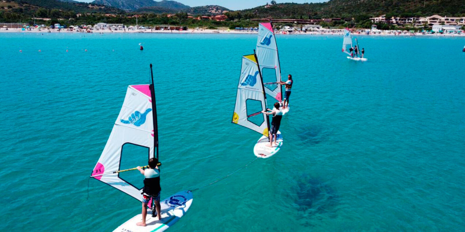 Impara le Basi del Windsurf nella Spiaggia di Marinella — photo 3
